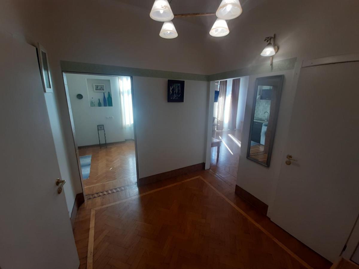 Apartment On Hretska 26/28 Odesa Exterior photo
